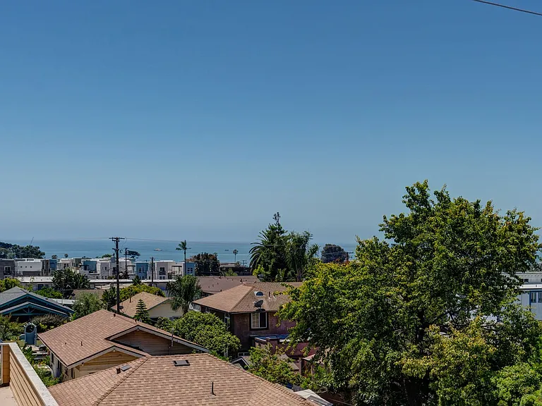 1276 E Santa Clara St — Photo 17