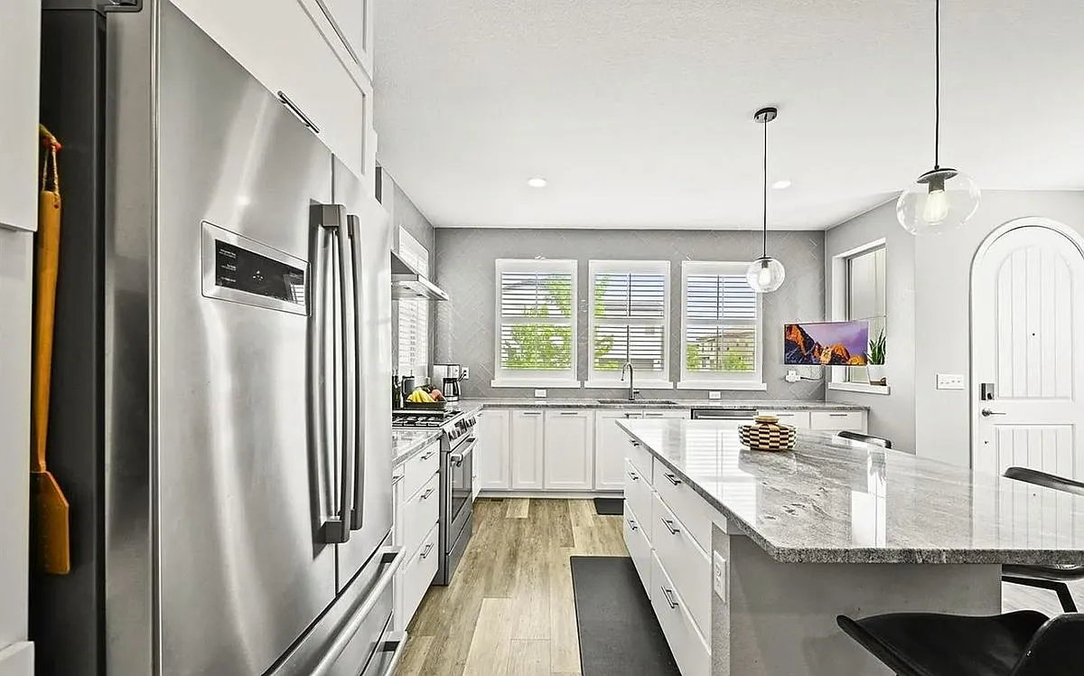 4 bed, 3.5 bath, 2722 sqft, $4,000 — Photo 4