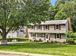 1186 Tidewood Dr, Bethel Park, PA 15102