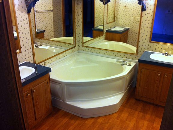 Garden tub in master bathroom
