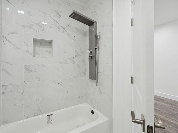 4th image of 5139 Pine St #3