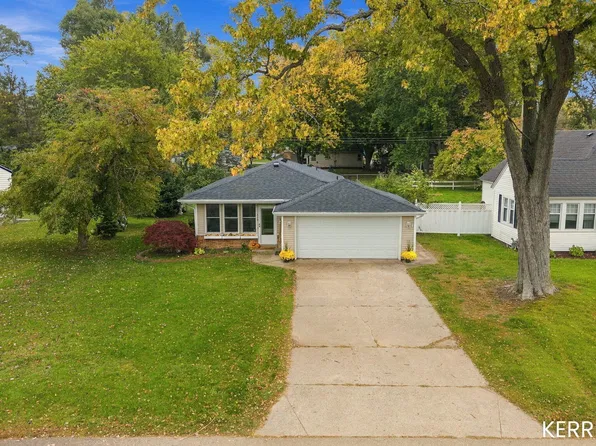 119 Dartmouth Ave, Holland, MI 49423