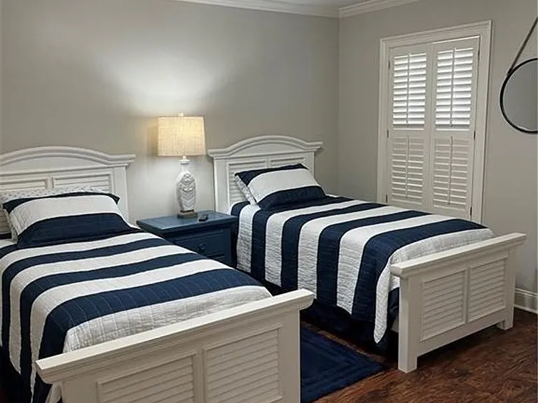 2902 River Dr #D301 — Photo 12