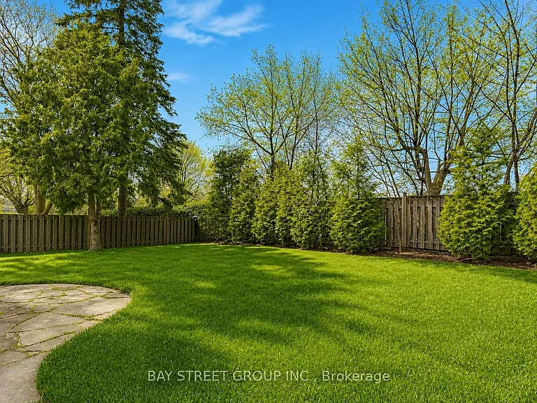 40 Bellbury Cres #UPPER — Photo 26