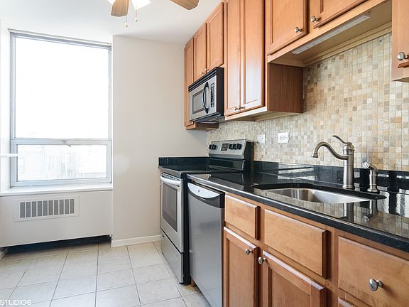 5th image of 70 W Burton Pl APT 703