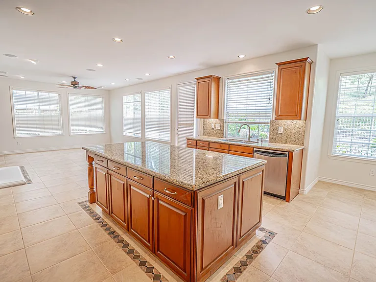 26149 W Shadow Rock Ln — Photo 12