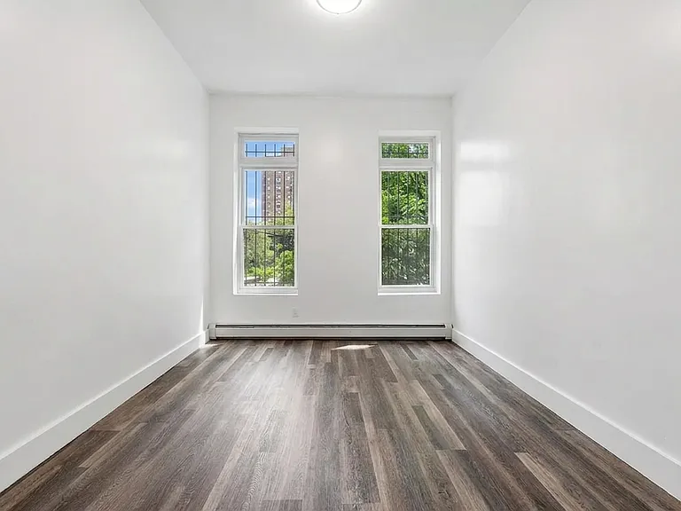 338 Hart St #2 — Photo 10
