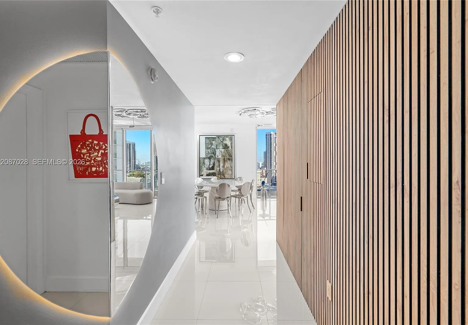 Ivy Condo — Photo 2