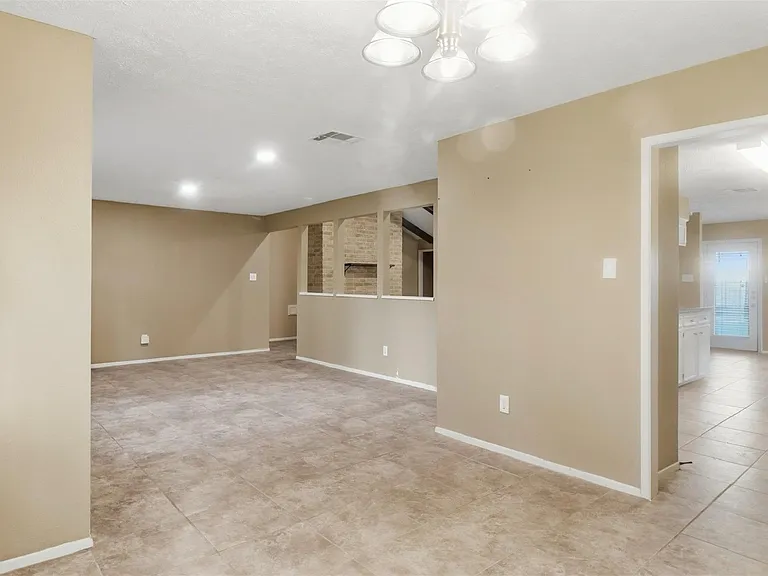 21131 Park Brook Dr — Photo 4