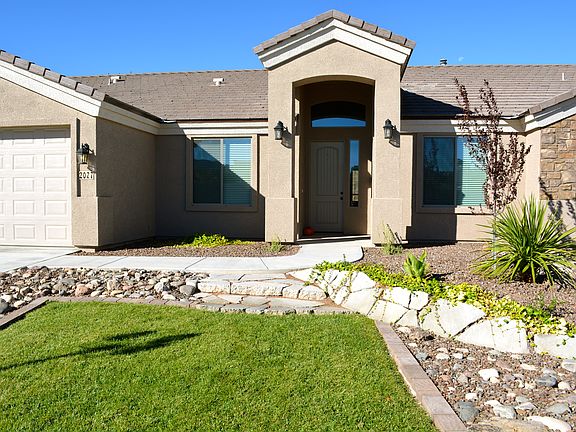 2nd image of 2077 Arroyo Vista Ln