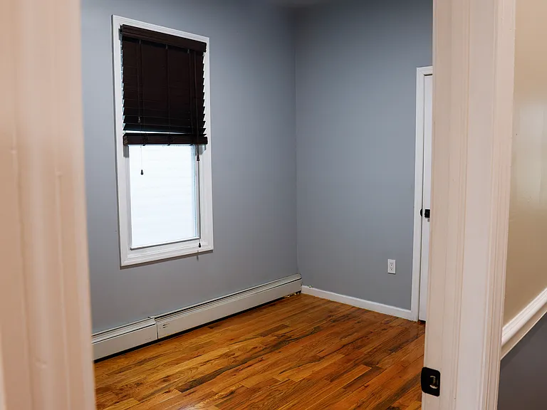 1225 Taylor Ave — Photo 6