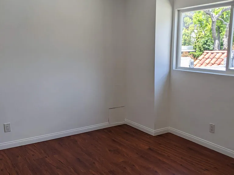 642 Huntley Dr #5 — Photo 7