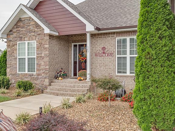 5th image of 147 Bryan Dr