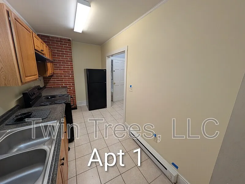 2 bed, 1.0 bath, 600 sqft, $900 — Photo 3
