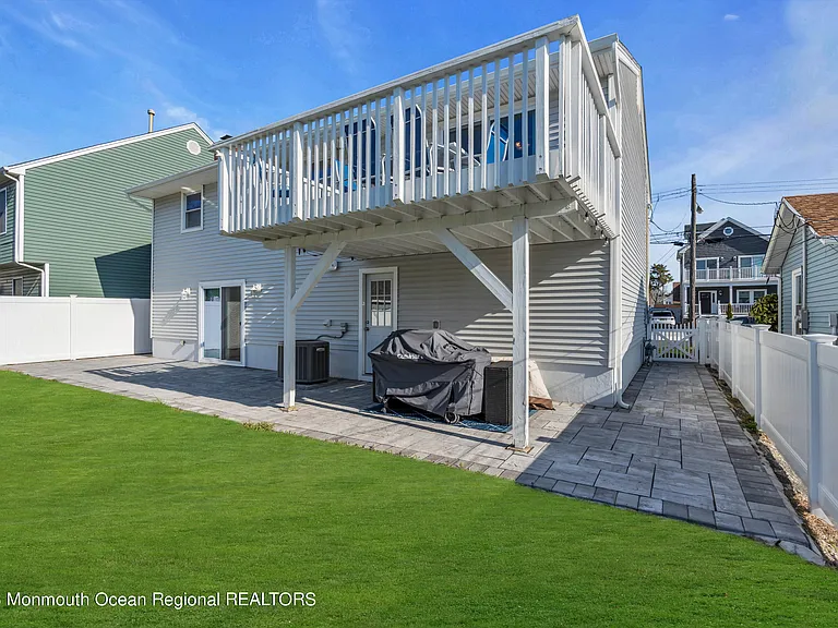 415 15th Ave — Photo 44