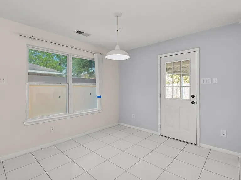 17050 Clan Macintosh Dr — Photo 16
