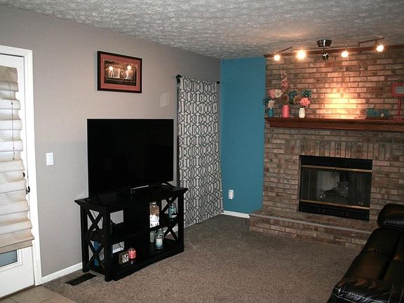 3rd image of 4 Mallard Dr