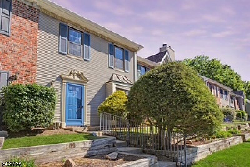 1st image of 802 Brokaw Ct BLDG 8 #B