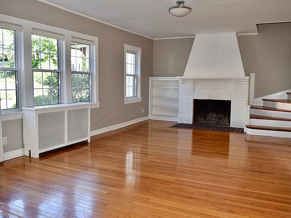 7 Prescott Square