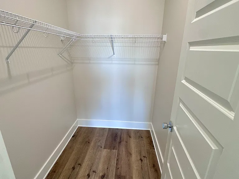 615 Waco Dr #B — Photo 36