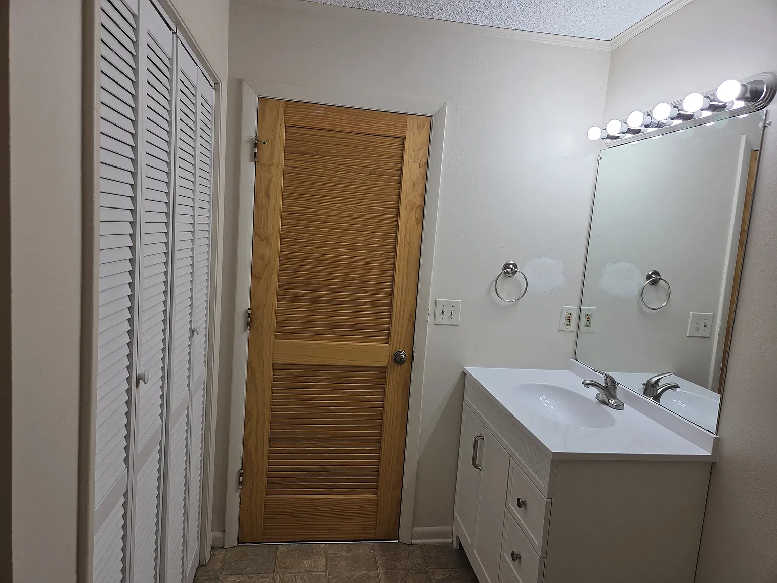 2 bed, 800 sqft, $1,225 — Photo 3