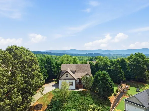 105 Arbor Hills Cir, Talking Rock, GA 30175