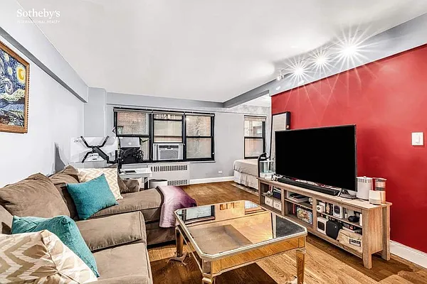 Sold by Sotheby's International Realty | media 7