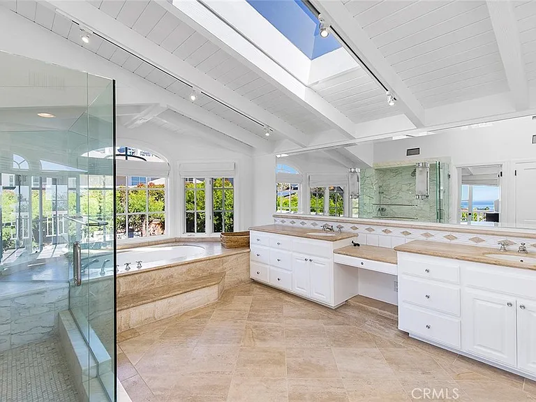 806 Emerald Bay — Photo 19