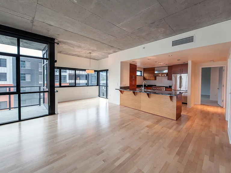 1830 NW Riverscape St #403 — Photo 2