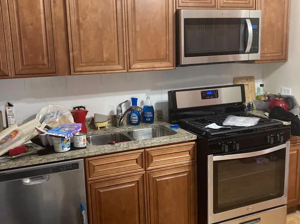 3733 N Clark St APT 2N, Chicago, IL 60613