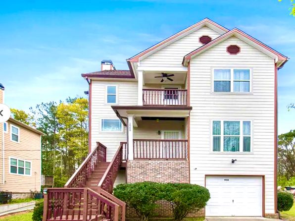 1988 Tiger Flowers Dr NW