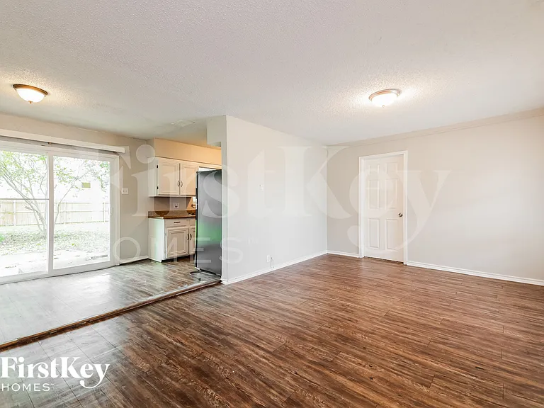 3101 Marydale Rd — Photo 5