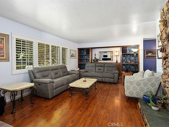 4th image of 6176 Wiehe Ave