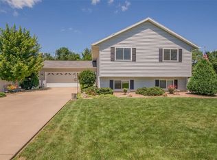 112 Stephen St, Palo, IA 52324