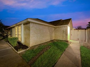 639 Stonehenge Dr, Grand Prairie, TX 75052