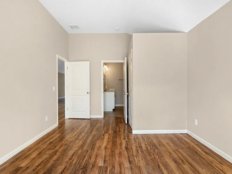 231 Majorca Rd — Photo 10