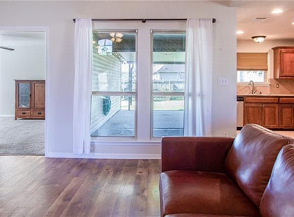 5th image of 42365 Pebblestone Ave