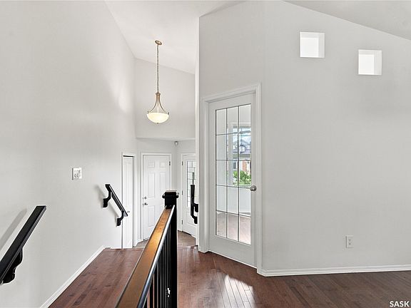 4th image of 139 Brainerd Crescent