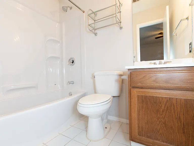 2102 Courtney St #A — Photo 8