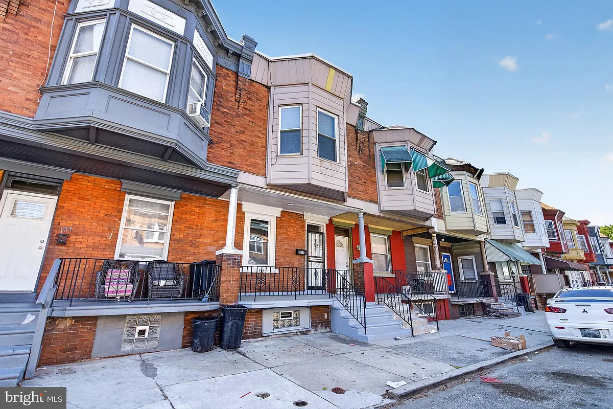 Building Photo - 136 N Farson St