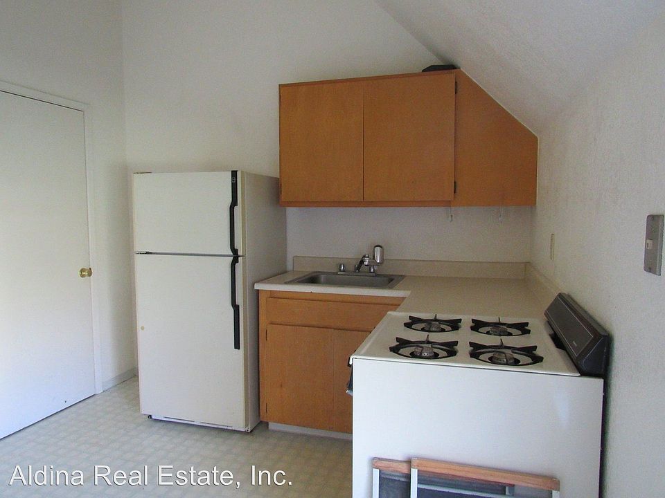 2nd image of 805 1/2 Pacific Ave APT 5