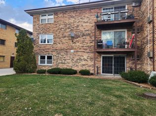 9817 Nottingham Ave APT 103, Chicago Ridge, IL 60415