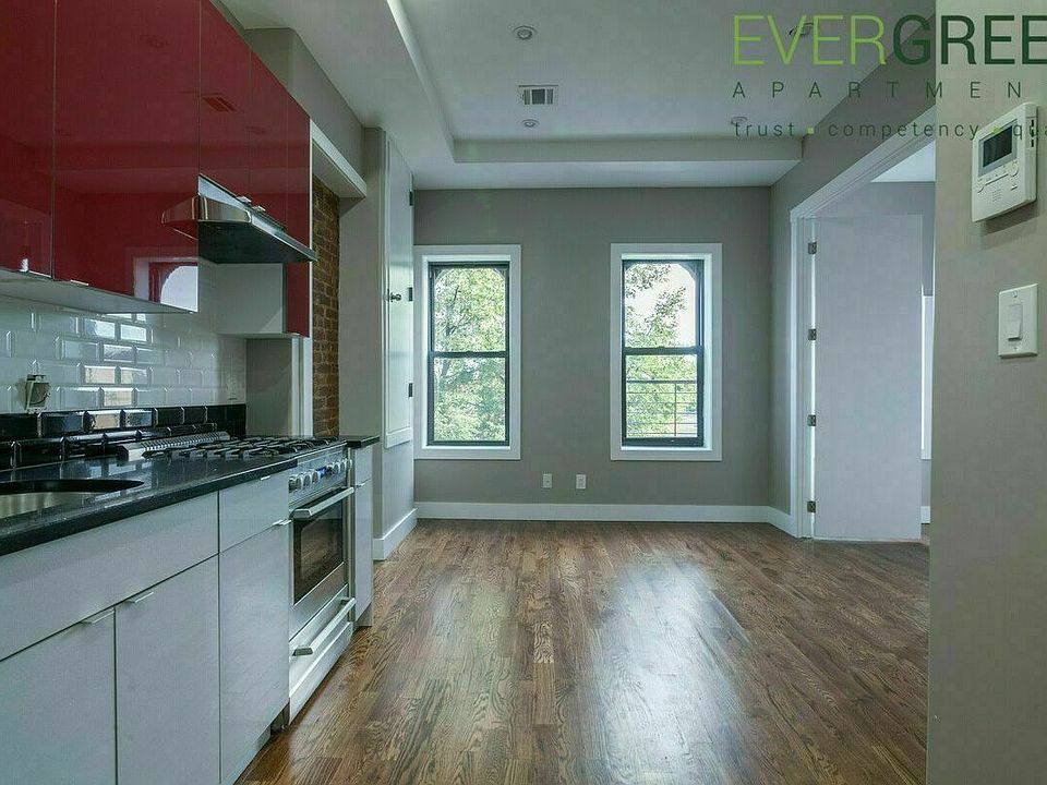 1st image of 89 Grattan St #F