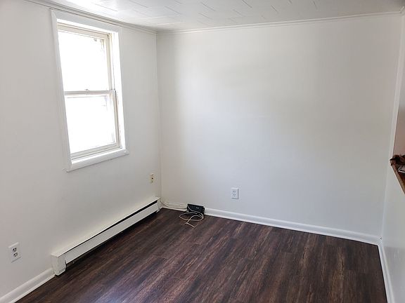 3rd image of 117 N Franklin St #118