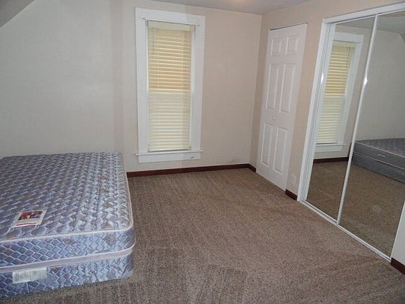 4th image of 130 S Seffner Ave