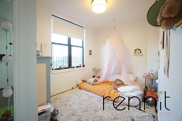 Rented by Rennit Inc. | media 21