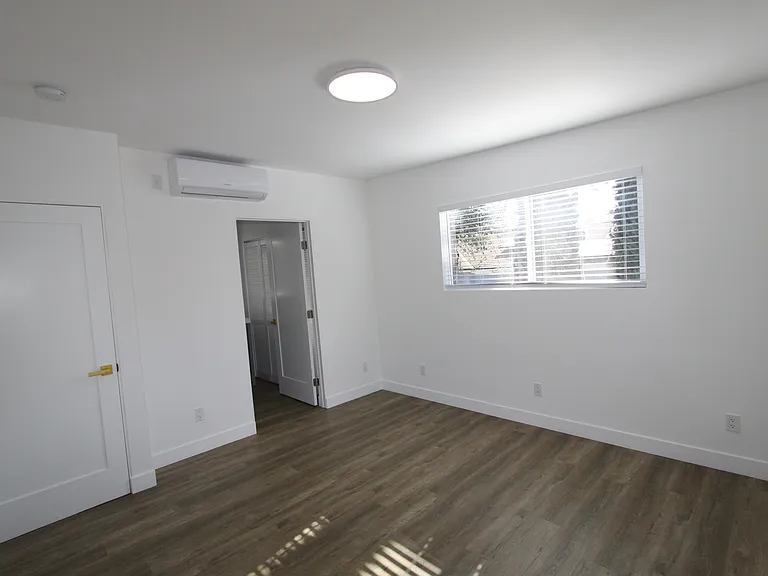 3711 Lomitas Dr — Photo 12