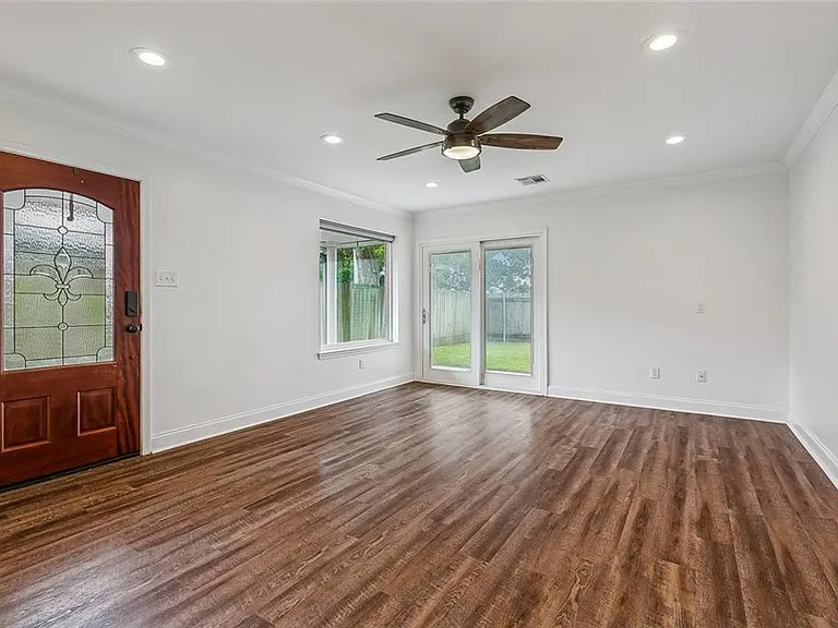 422 Nursery Ave — Photo 2