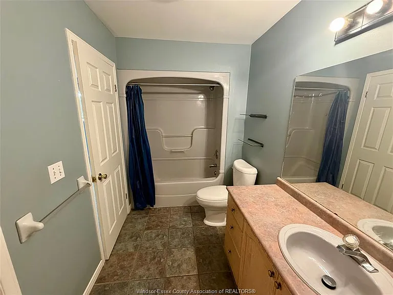 1484 Border Cres — Photo 18