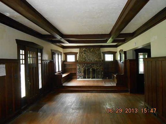 3rd image of 2512 Yonge St